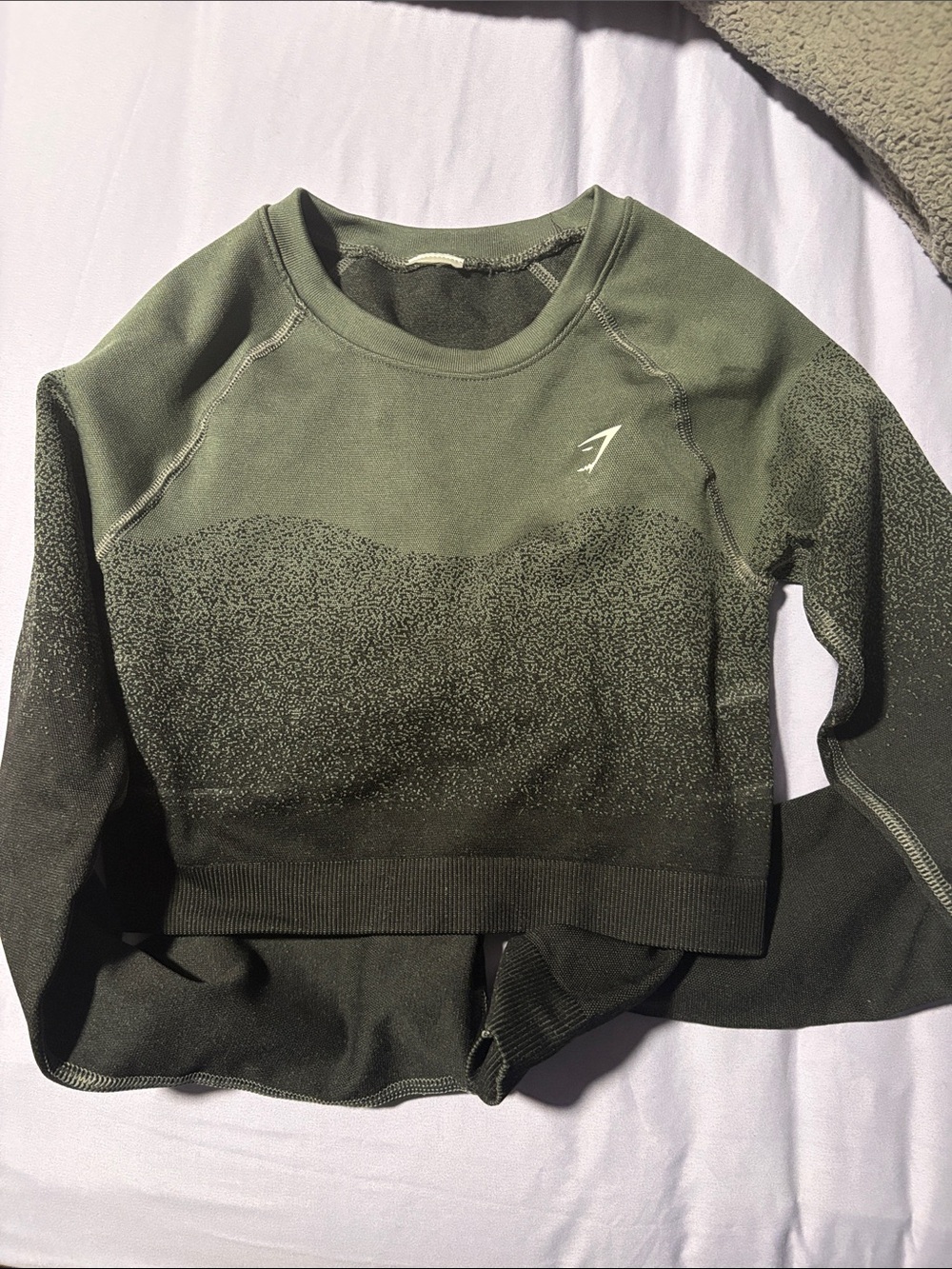 Gymshark grey/ black crop shirt